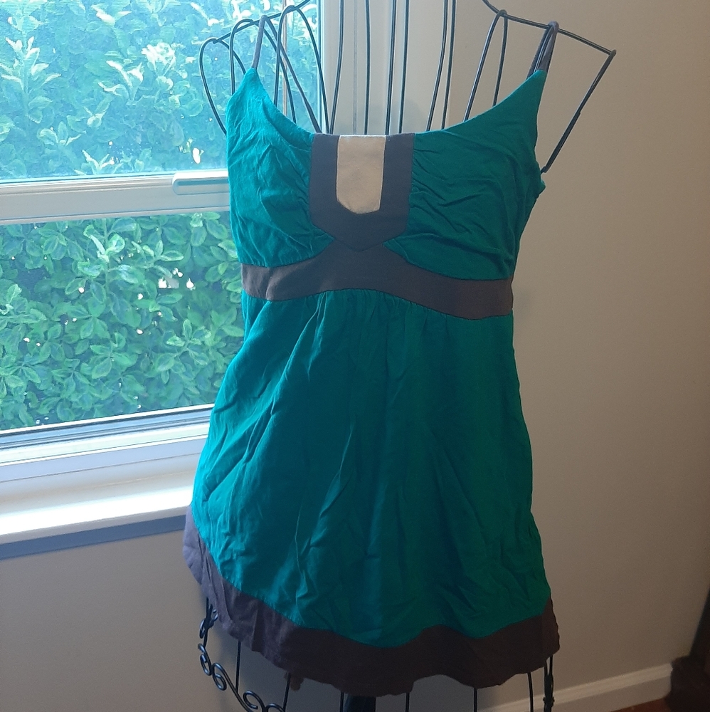 Geo color block top